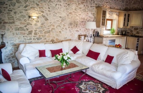 Petra House | Eventfinca El Pueblo, the village