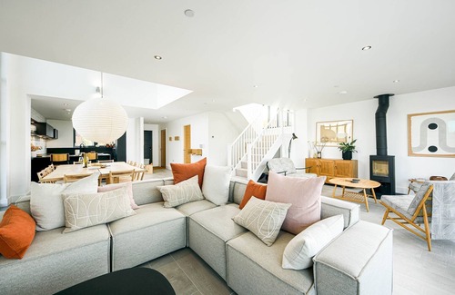 Holworth House | Everdene (OI14), Lakeside Property with Hot Tub at Silverlake, Dorset