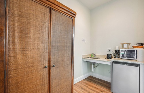 Naples Apartment | Everglades Escape w/Heated Pool & Marina Access!