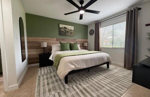 Clewiston Apartment | Everglades Gator at Roland - Pool Side- Lake Side