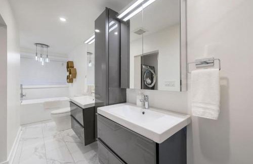 Collingwood House | Evergreen Escape