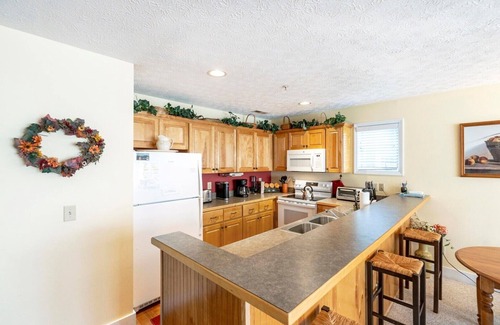 Foscoe Resort | Evergreens 521- 15% DISCOUNT for reservations before June 1st, Mountain Condo, Echota Gated Resor.