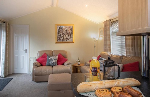 Troutbeck Cabin | Ewe View - a holiday lodge that sleeps 4 guests in 2 bedrooms