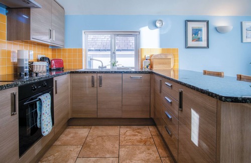 Pendine Apartment | Ewyn Y Don - 2 Bedroom Apartment - Pendine