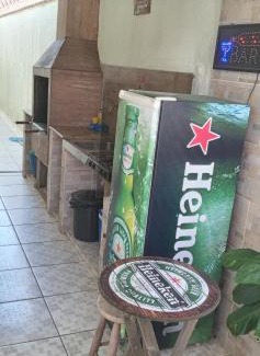 Maracana House | "Excelente Casa Pé na Areia com Opção de Piscina Aquecida Cobrado á Parte, Ampla Área de Lazer, Deck Coberto com Churrasqueira e Cooktop, Cozinha Americana, Ampla Sala de Estar com Lindíssima Lareira, Smart TV 50", WI-FI e o Melhor fica Pertinho da Praia"