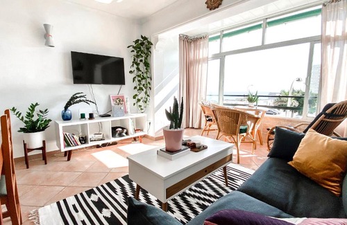 Torremolinos Apartment | Excellent CITY BREAK Centre Torremolinos with SEA VIEW