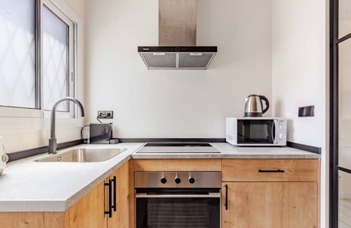 Sant Gervasi Apartment | Excellent Galvany 3BR w/Balcony, by Blueground