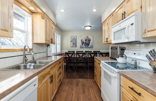 Lava Hot Springs House | Excellent Home, In Town, Come & Play in Lava!