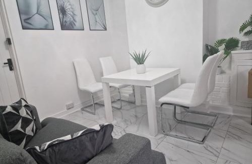 Liverpool House | Excellent Suite Room in Liverpool