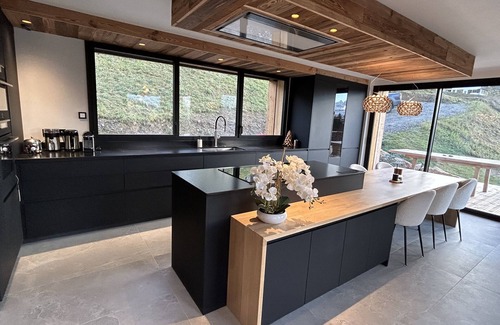 Notre-Dame-de-Bellecombe Ski Chalet | Exceptionnel. Chalet Haut de Gamme, ski aux Pieds, vue Imprenable, Piscine int