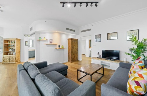 Jumeirah Lake Towers Apartment | Exceptional 2BR in JLT