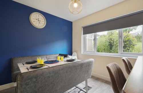 High Hazels Apartment | Exceptional 3 bed house with homely comforts Close to KFC McDonalds ASDA ALDI and city centre