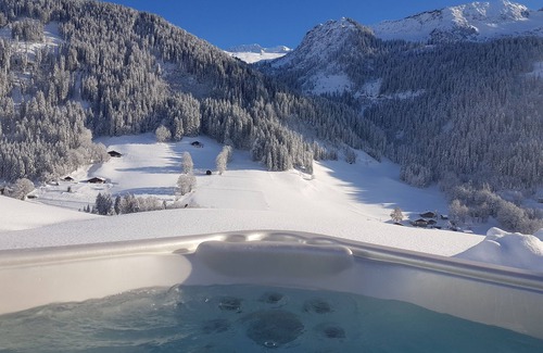 Hauteluce Ski Chalet | Exceptional authentic chalet with spa and sauna (a nugget away from it all, yet close to it all)
