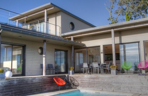 Kerlaz House | Exceptional house overlooking the Bay of Douarnenez 2 steps from the beach of Ris