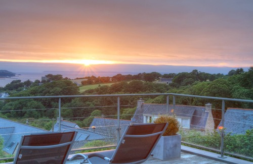 Kerlaz House | Exceptional house overlooking the Bay of Douarnenez 2 steps from the beach of Ris