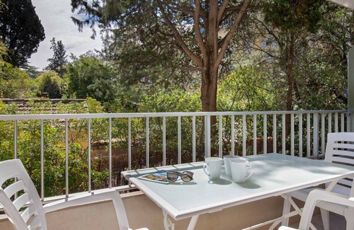 Saint-Raphael Apartment | Exceptional Location - Air-Conditioned Studio for 2-3 People Near Beach & Shops