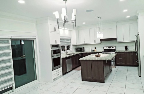 Alcona House | Exceptional Location mins to Lake Simcoe