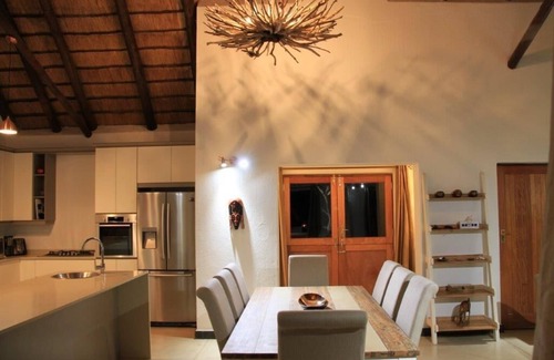 Hoedspruit Cabin | Exceptional location since located directly on the edge of the savannah.