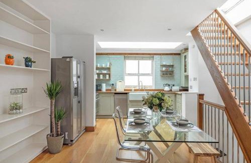 Chelsea Apartment | Exceptional Mews House in Chelsea
