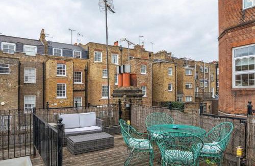 Chelsea Apartment | Exceptional Mews House in Chelsea