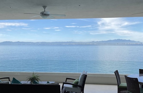 South Shore Hotel Area Condo | Exceptional Oceanfront Condo at Sierra del Mar Los Arcos