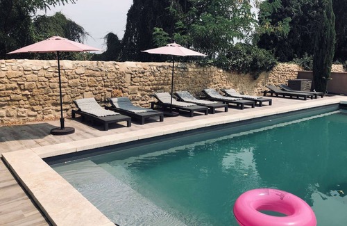 Beaucaire House | Exceptional Retreat: 2 Suites, Fully-Equipped Kitchen, Central Location