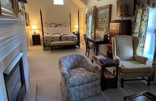 Montchanin House | Exceptional Spacious Room w/Gas Fireplace, Sitting Room, Marble Bathroom, Spa