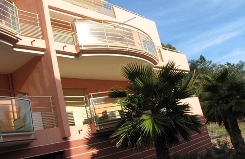 Theoule-sur-Mer Apartment | Exceptional, Steps to sea, Top 3 room -Théoule Early booking 2025 discount!