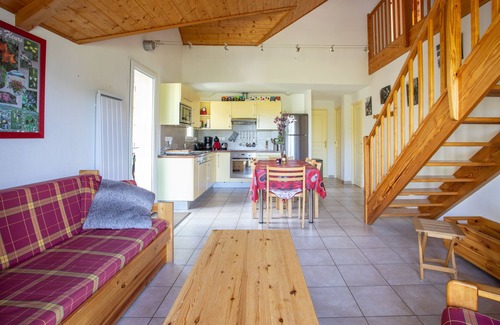 Embrun Apartment | Exceptional view of lake, lake and mountains