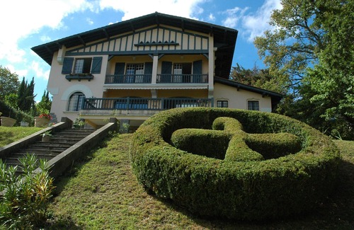 Ciboure Villa | Exceptional villa,mountains panorama,15minutes walk from the beach.64 CIBOURE.