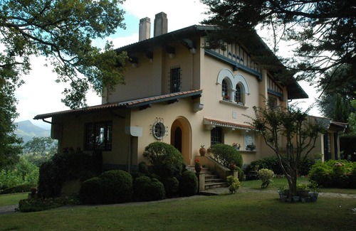 Ciboure Villa | Exceptional villa,mountains panorama,15minutes walk from the beach.64 CIBOURE.
