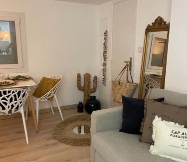 Le Rayol Apartment | Exceptionnel studio vue mer refait à neuf