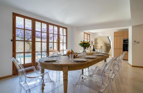 L'Isle-sur-la-Sorgue Villa | Exceptionnel - Couvent entièrement rénové - classé Patrimoine - Piscine, au calme et à 100 m du coeur de l'Isle
