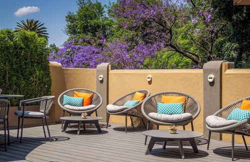 Hipodromo Apartment | Exclusive 1 Bedroom Suite With Daily Complimentary Breakfast