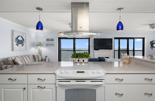 North Ocean City Condo | EXCLUSIVE 100-ft Oceanfront Balcony - 3 Bed/2.5 Bath End-Unit Condo @ Sea Watch