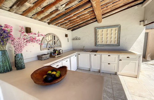 Viens House | Exclusive 16 beds property, 7 AC rooms, tennis, heated pool, SPA,. & Chef!
