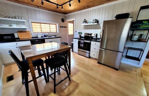 Traverse City Ski Chalet | Exclusive 2 Chalet Stay|HotTub|Fireplace|Beachside