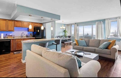 Lakewood Condo | Exclusive Carlyle Lake Getaway!!