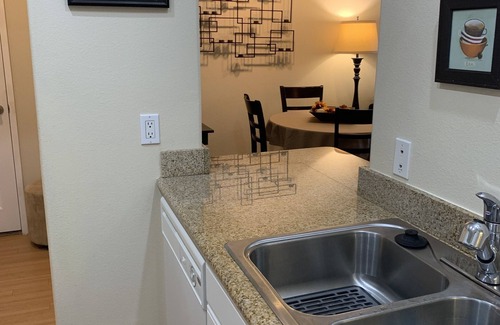 Airport Area Apartment | Exclusive clean and safe top floor 1 bedroom in central Irvine