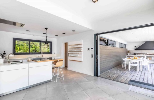 Soorts-Hossegor House | EXCLUSIVE Contemporary villa with swimming pool between lake and ocean in Hossegor
