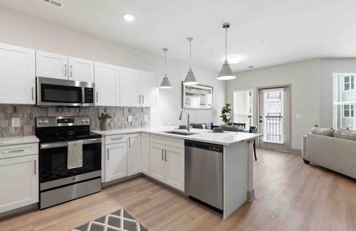 East Raleigh Apartment | Exclusive Living 5 Min From Downtown