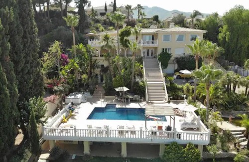 Torremolinos Villa | Exclusive luxury villa near beach, panoramic sea views, heated pool jacuzzi wifi