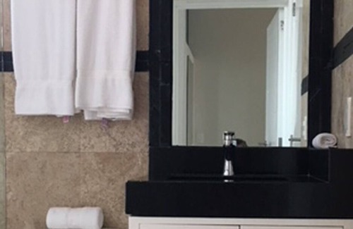 Luis Donaldo Colosio Apartment | Exclusive & Private | 2BR sleep 4 | 1 block from beach ✦✧✦