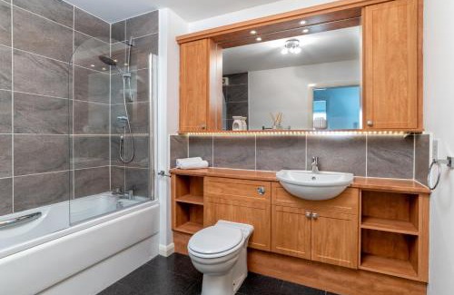 Central Aberdeen Apartment | Executive Apartment, Free Parking, West End