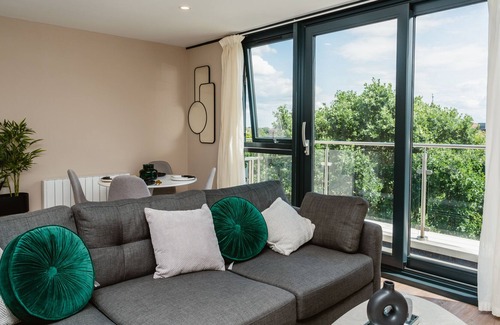 Hull Old Town Apartment | Executive Duplex Apartment Park view
