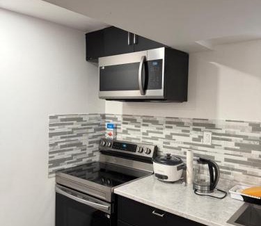 West Edmonton Apartment | Executive Family Haven Short Stay 2 Bedrooms