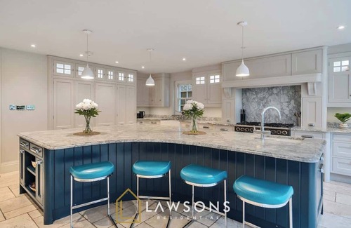 Windsor House | Executive Home by Lawsons – Close to Legoland