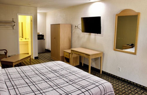 Central Arlington Hotel | Executive Inn of Arlington, Near AT&T Stadium
