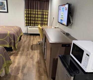 Baker Hotel | Executive Inn