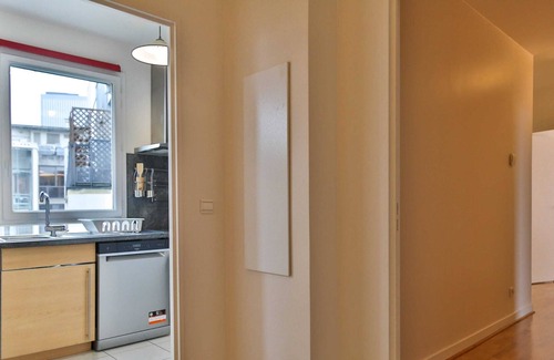 Faubourg de l'Arche Apartment | Executive La Defense Terrace | 3 Bed Apt in Paris